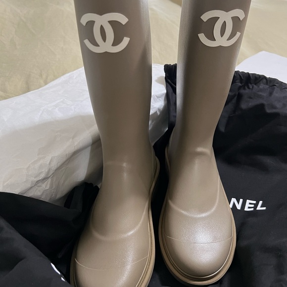 Chanel rain boots - Picture 6 of 10